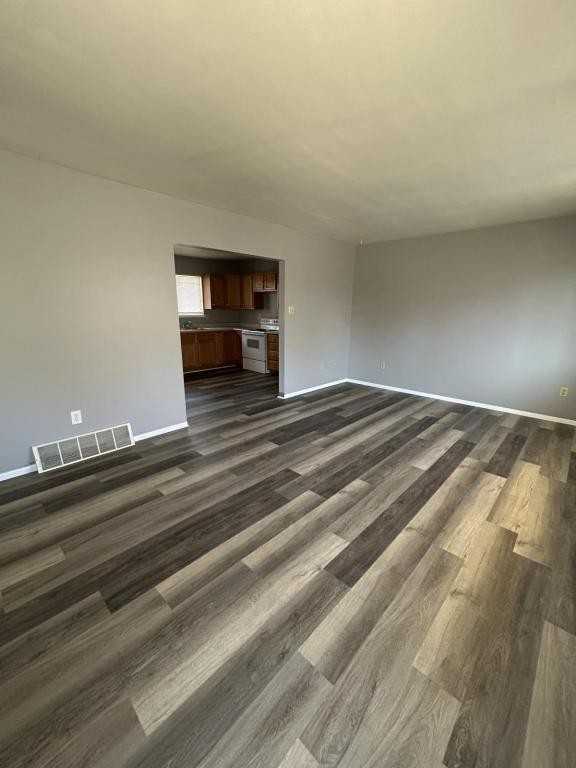 1127 Crystal Pl - Photo 2 of 8