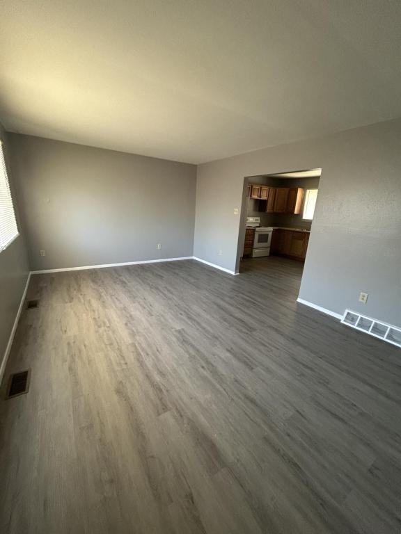 1129 Crystal Pl - Photo 2 of 6