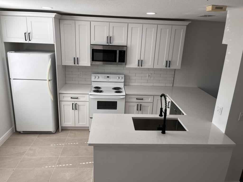 7617 Tamarind Avenue - Photo 2 of 17