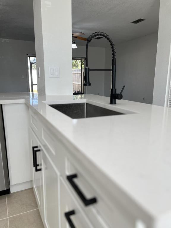 7617 Tamarind Avenue - Photo 4 of 17