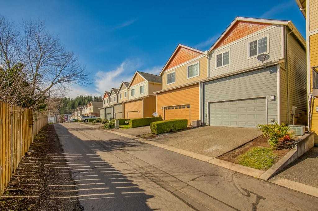 2528 Nw 2nd Ter - Photo 3 of 17