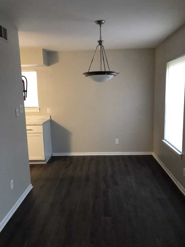 Casa Del Rey Apartments - Photo 6 of 16