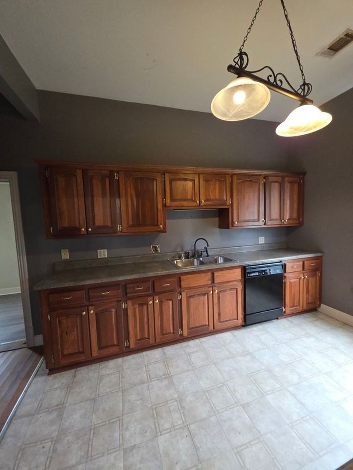 217 W 7th St - Photo 5 of 20