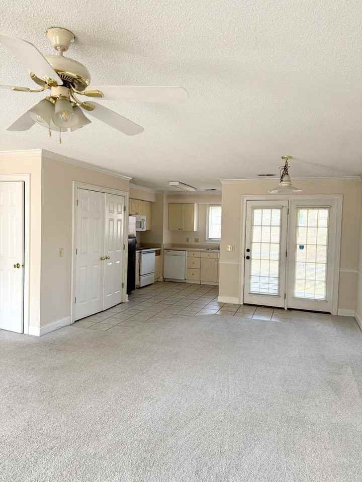 108 Poet Pl - Photo 3 of 10