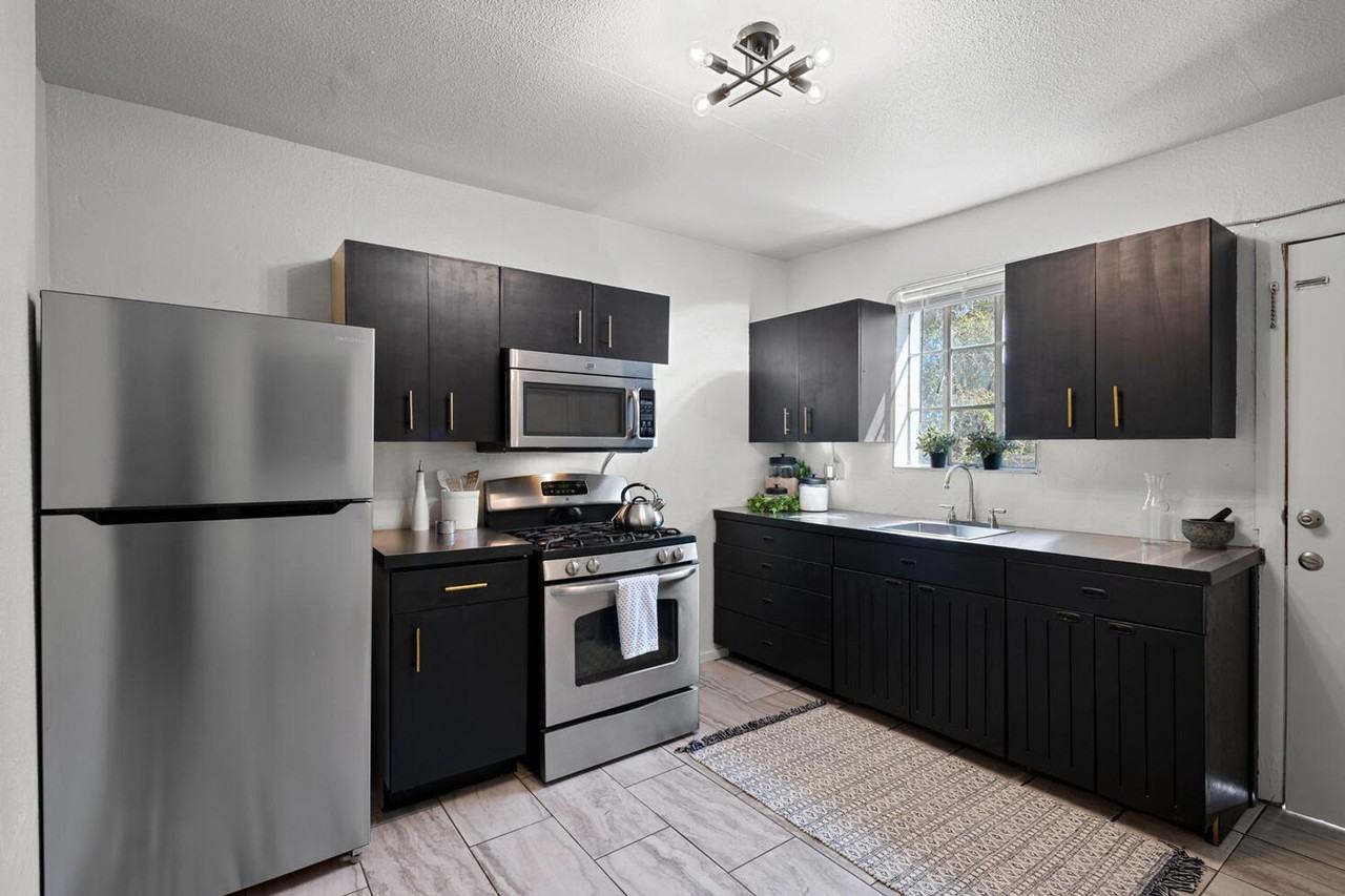 3120 W Custer Pl - Photo 6 of 23