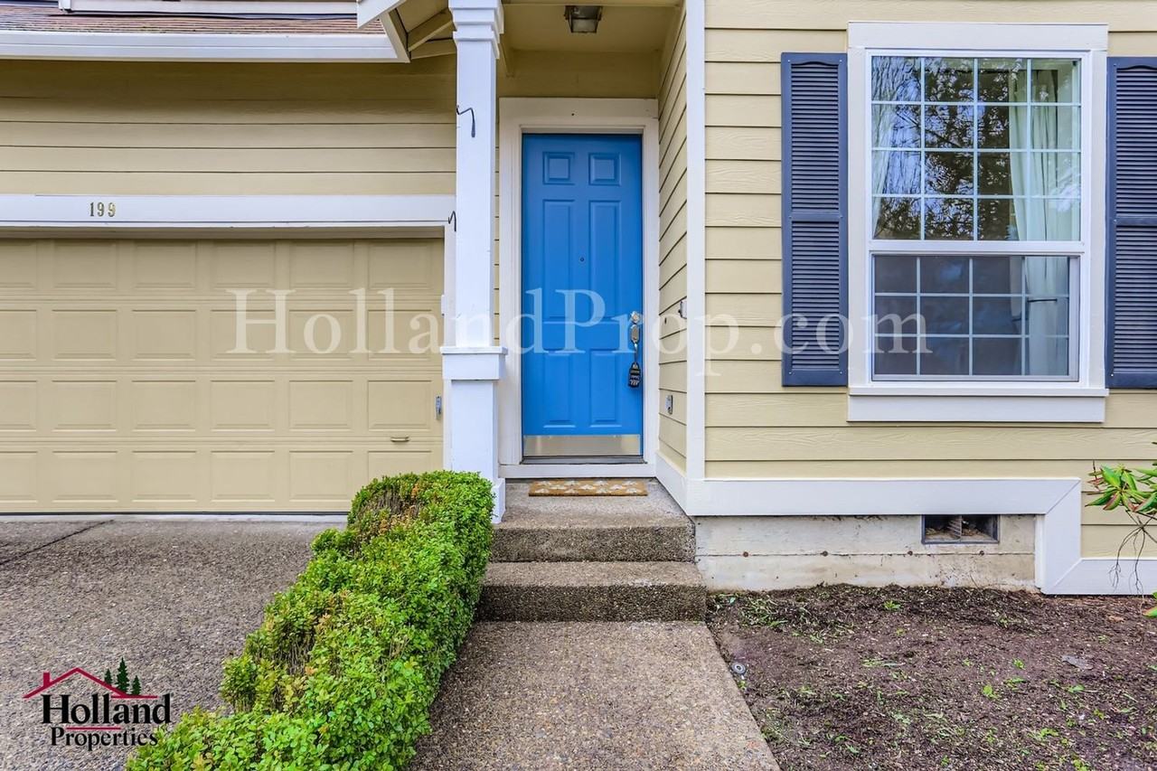 199 Sw 208th Ave - Photo 3 of 21