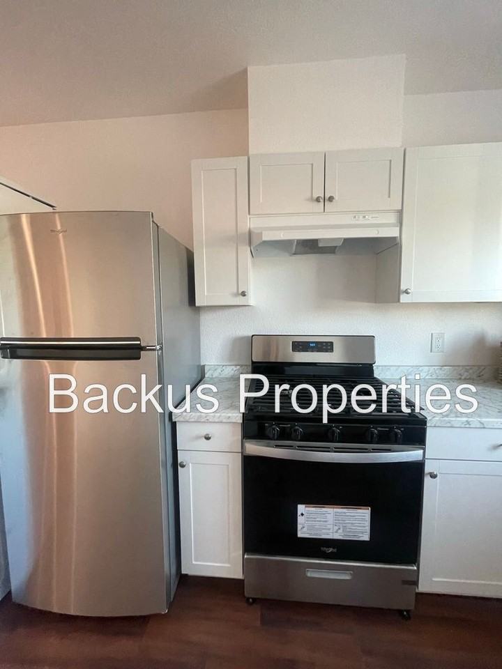 235 Navajo Dr #A - Photo 4 of 9