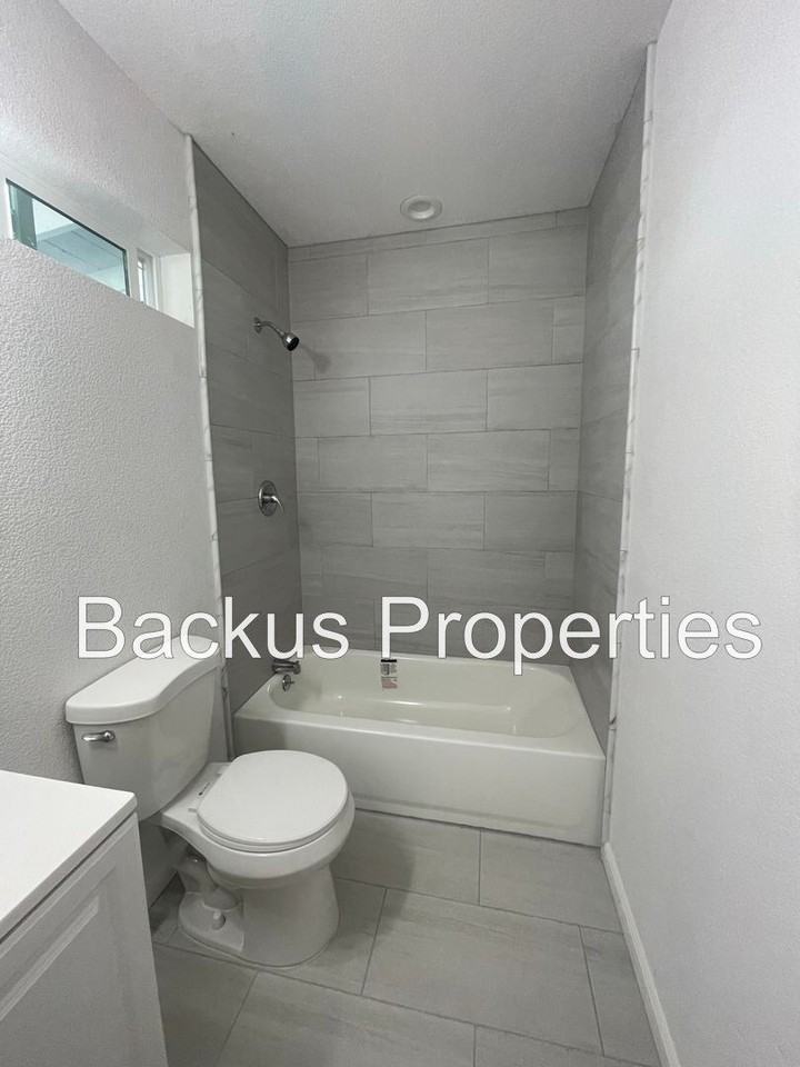 235 Navajo Dr #A - Photo 7 of 9