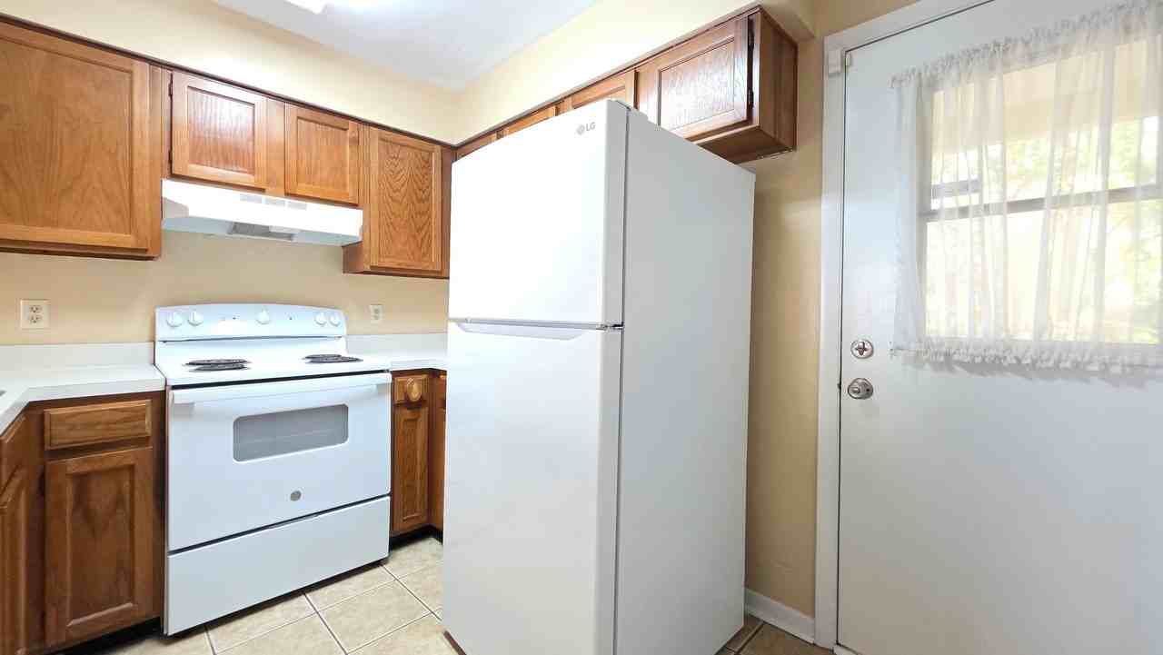 2127 Southwest 39th Drive - Photo 6 of 19