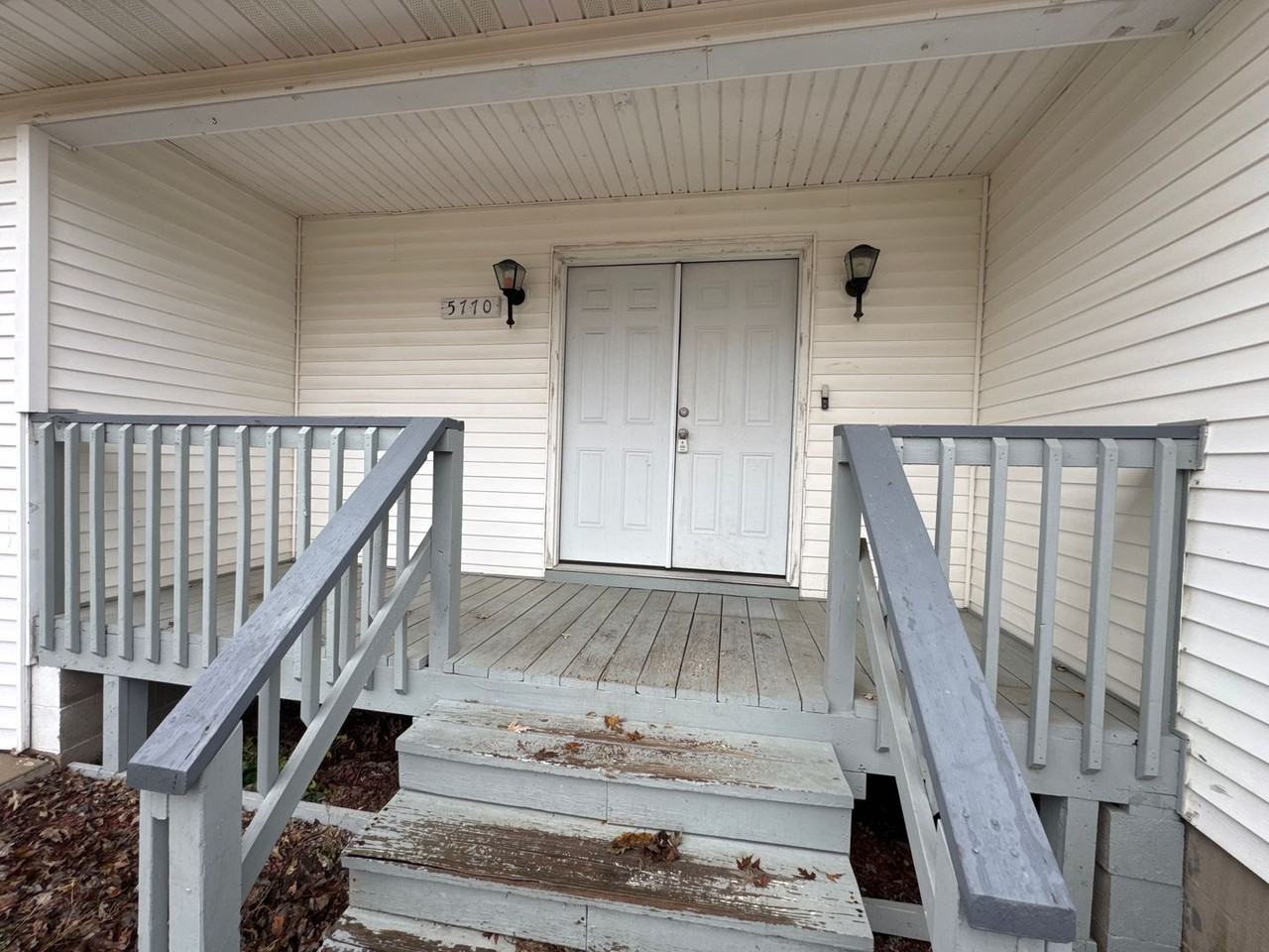 5770 Metropolis Lake Road - Photo 2 of 22