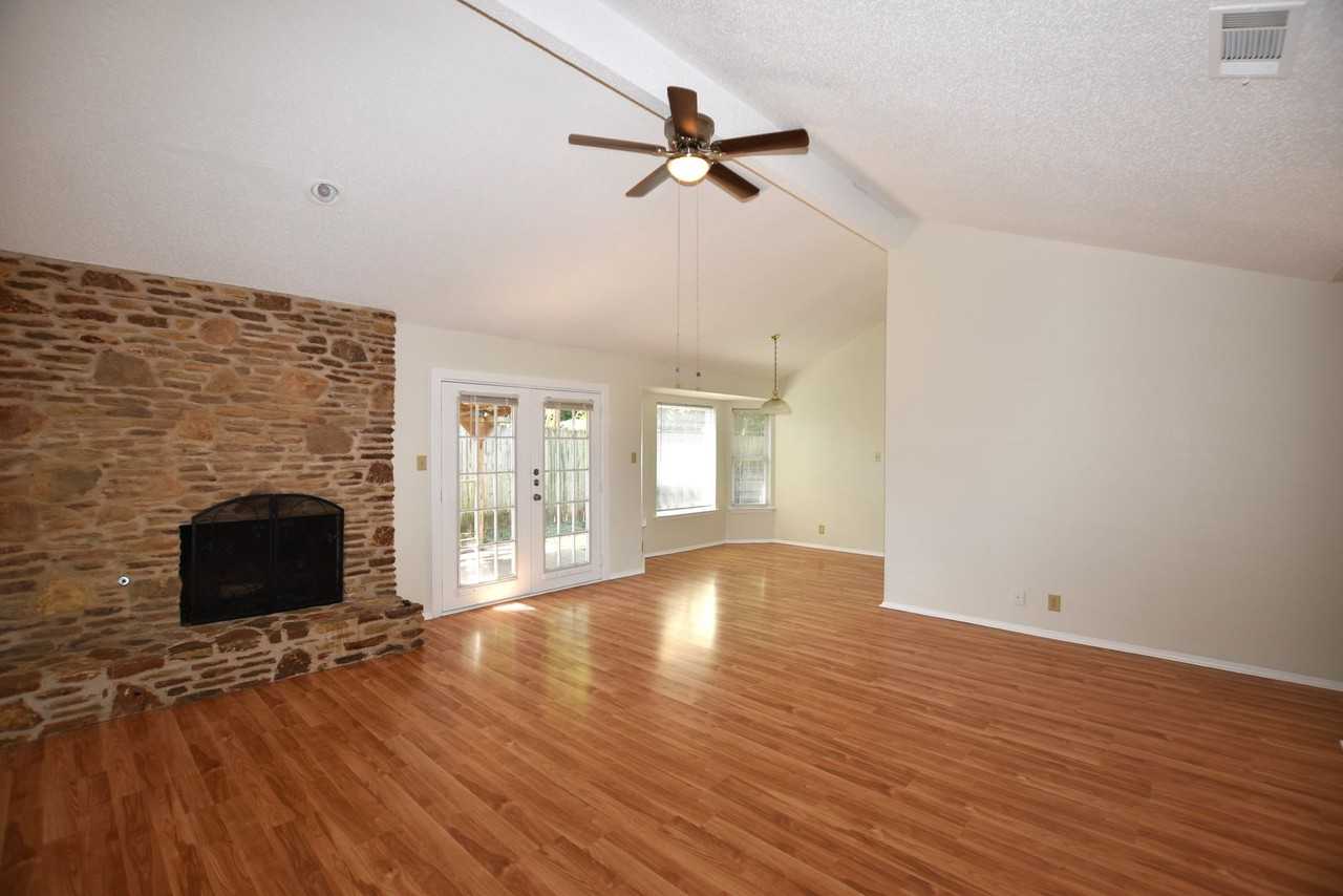 500 Side Cove - Photo 3 of 15