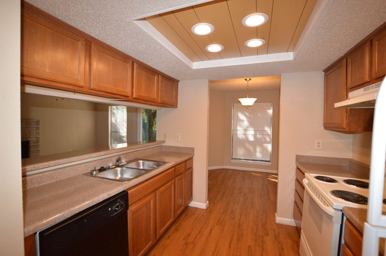 2607 2607 Alcott Lane A/B - Photo 2 of 15