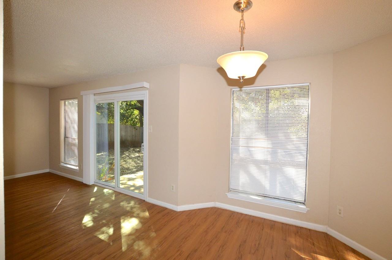 2607 2607 Alcott Lane A/B - Photo 4 of 15