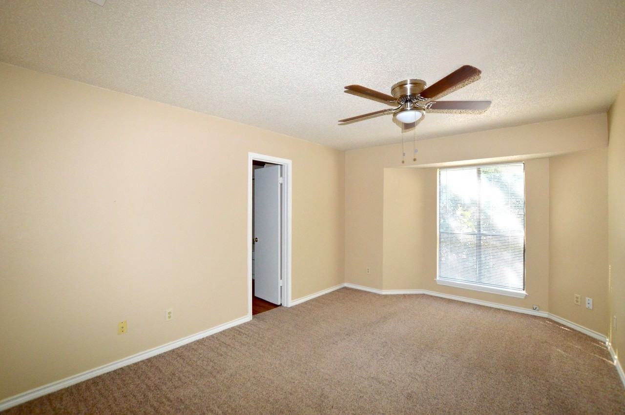 2607 2607 Alcott Lane A/B - Photo 5 of 15