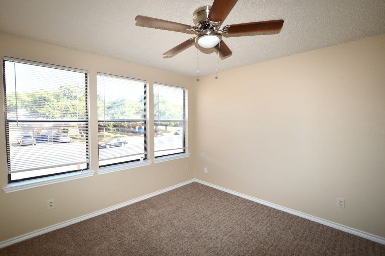 2607 2607 Alcott Lane A/B - Photo 7 of 15