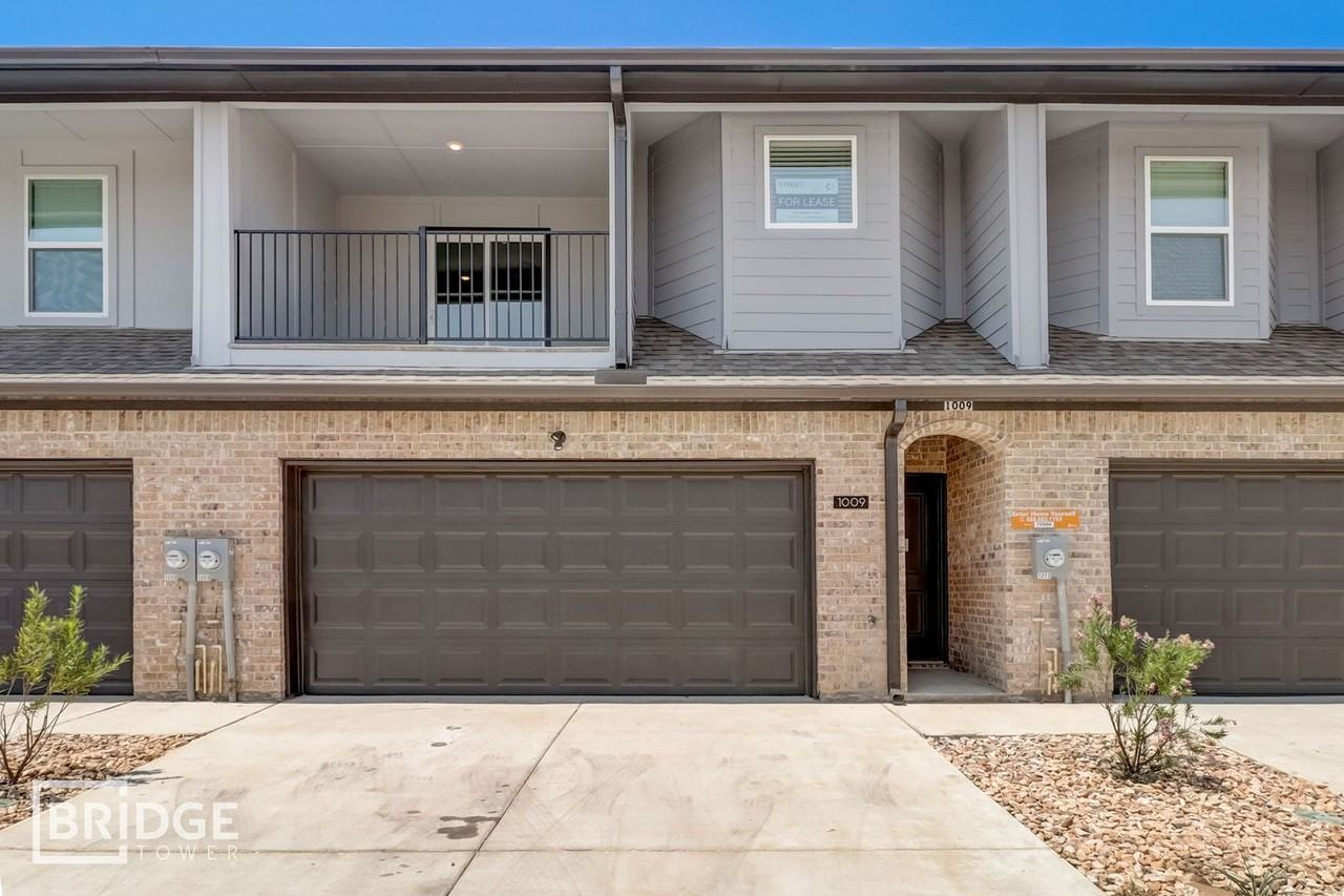 1264 Sunnyvale Ln - Photo 2 of 23