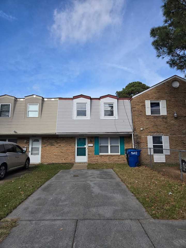 5602 Banbury Ct - Photo 2 of 35