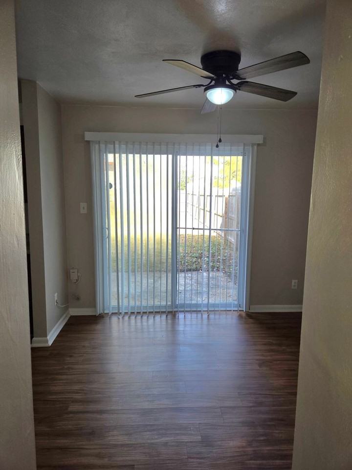 5602 Banbury Ct - Photo 7 of 35