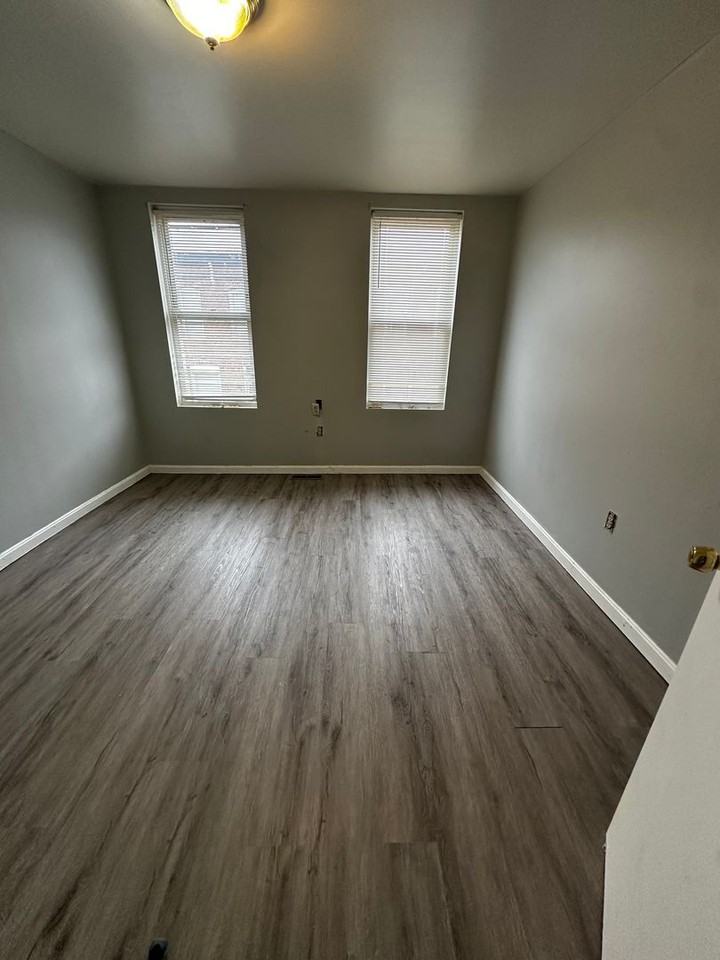 2617 Llewelyn Avenue - Photo 3 of 13