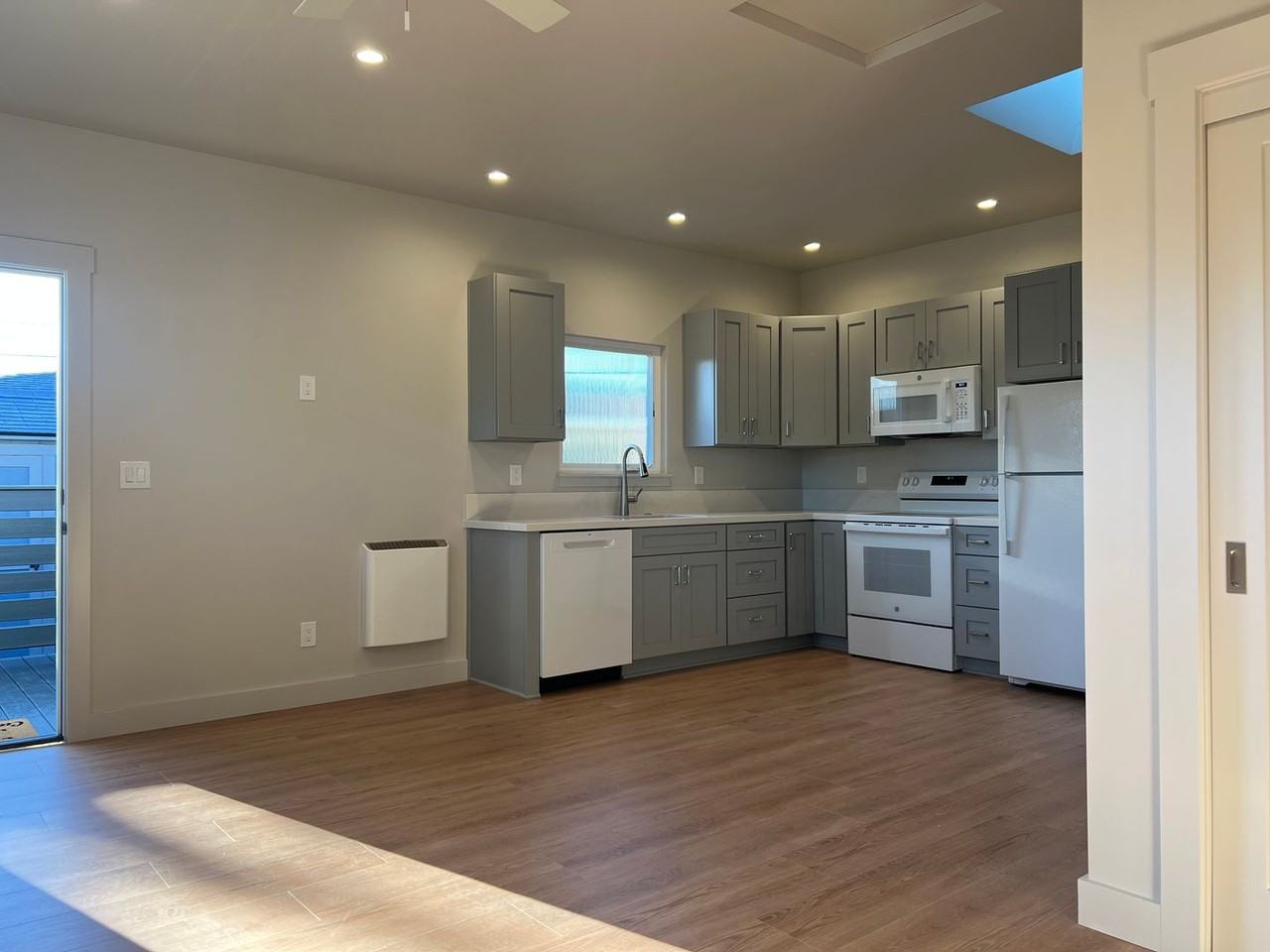 595A Leff St - Photo 5 of 15