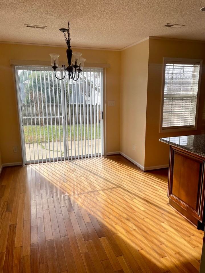 3823 Thomas Ridge Dr - Photo 7 of 30