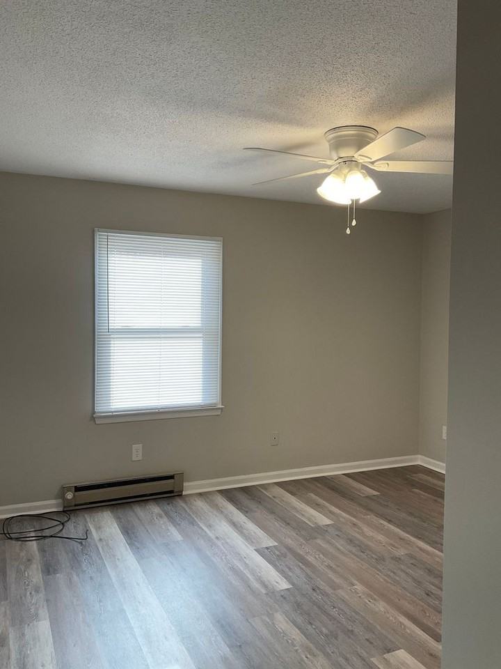 325 Robinson Road - Photo 5 of 13