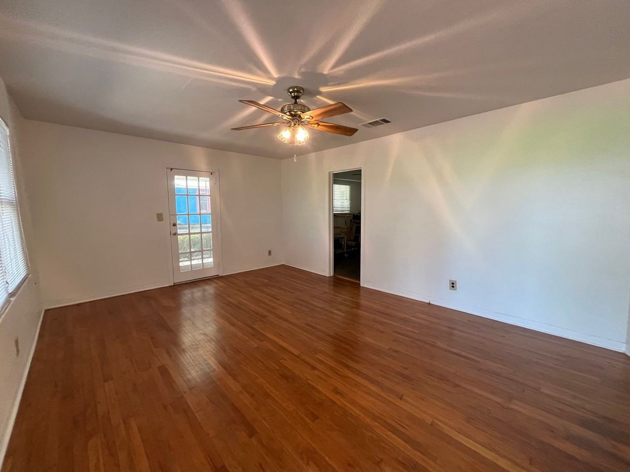 307 Parshley St Sw - Photo 3 of 16
