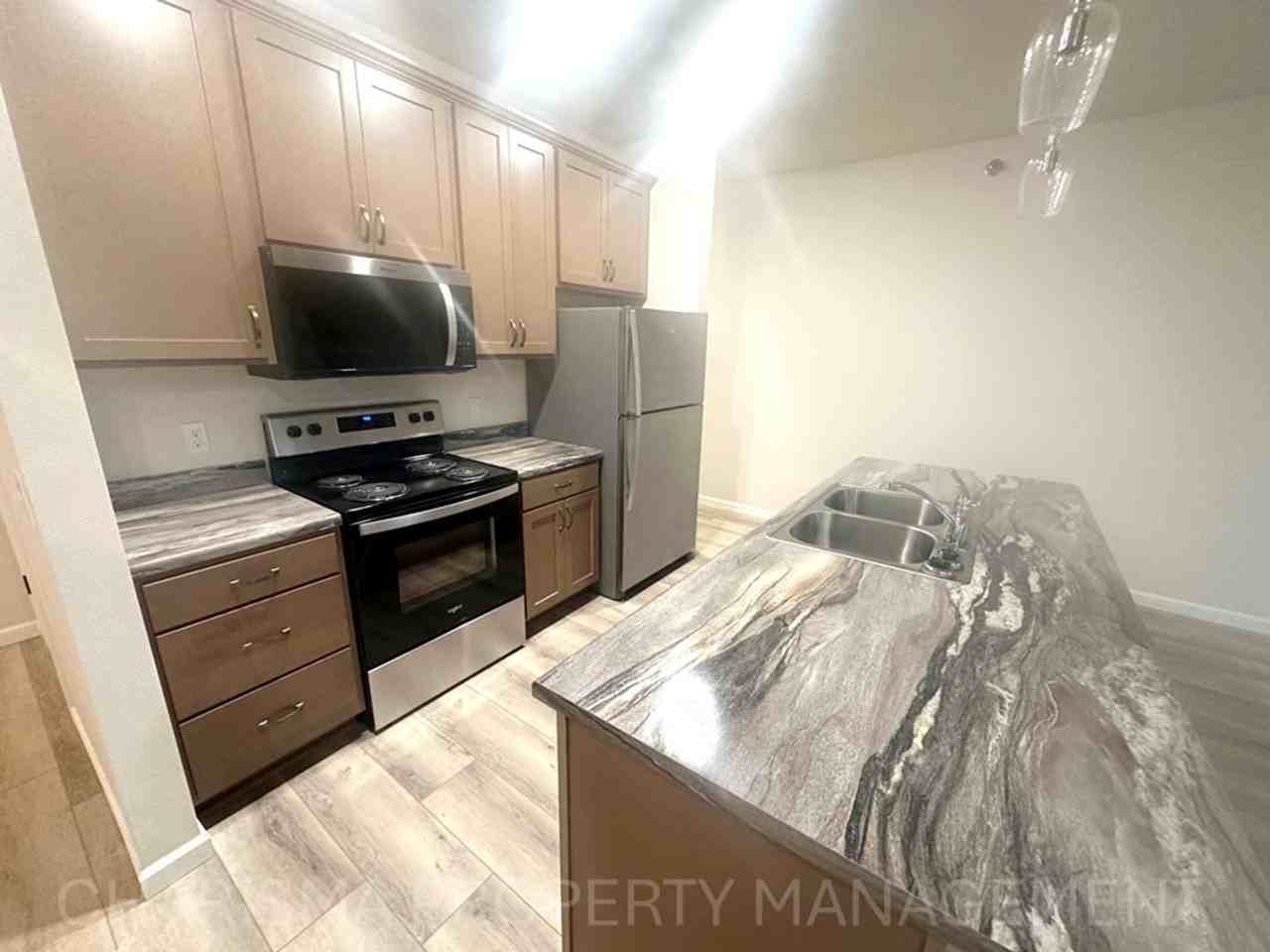 32nd Street Condominiums - Photo 4 of 44