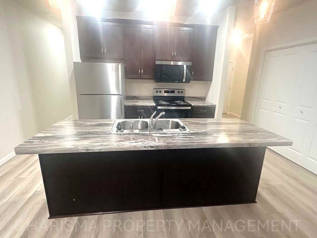 32nd Street Condominiums - Photo 6 of 44