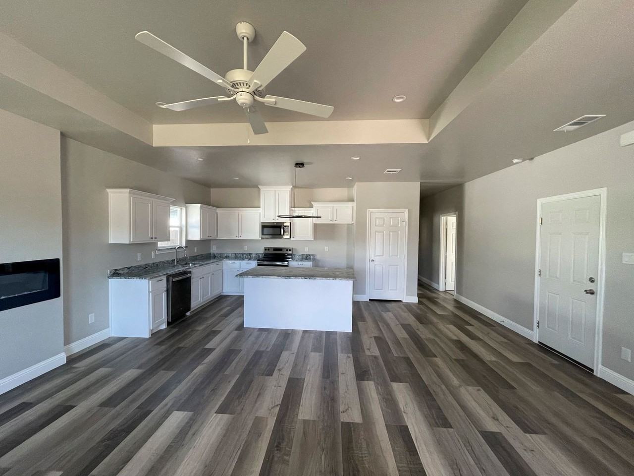 813 Sayle St - Photo 4 of 11