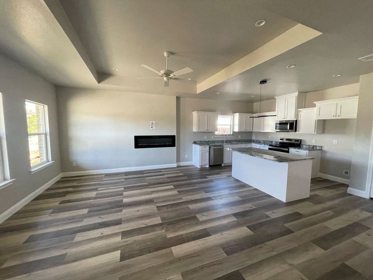 813 Sayle St - Photo 6 of 11