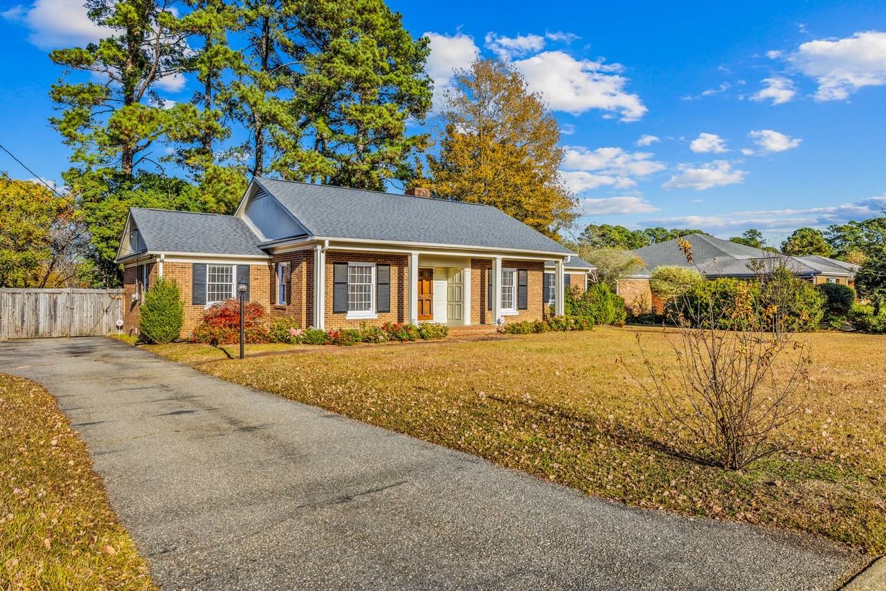 2706 Huntington Rd - Photo 3 of 37