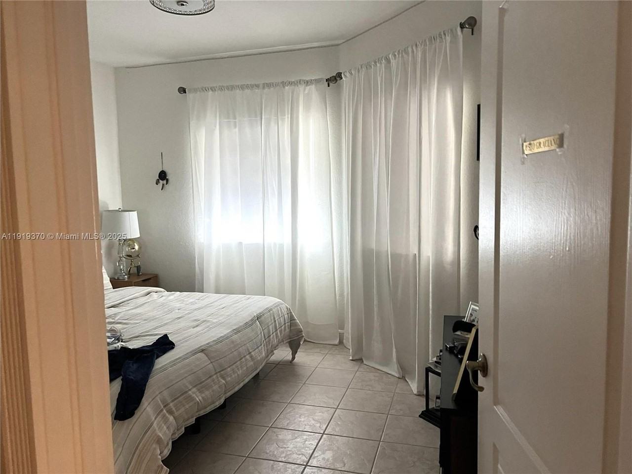 10720 NW 66th St - Photo 5 of 11