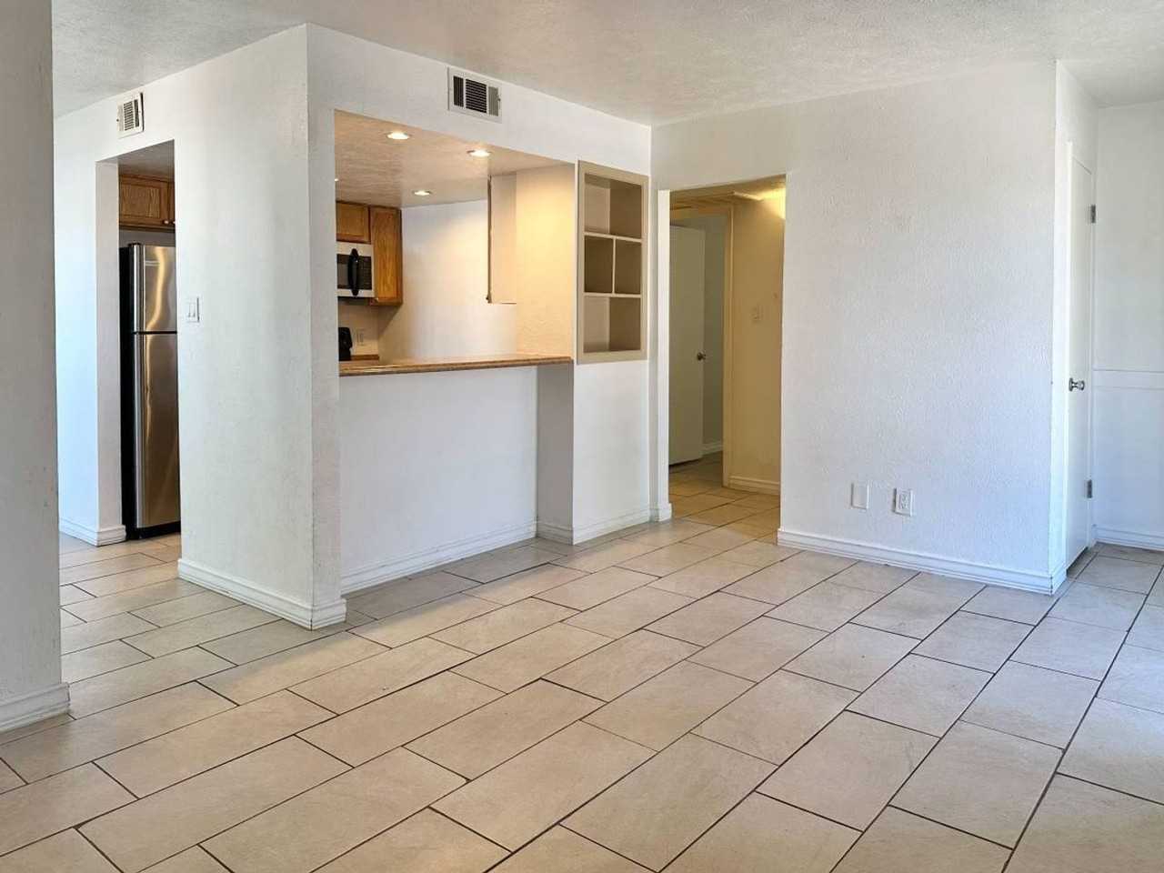 1620 1620 N. Wilmot P187 - Photo 2 of 8