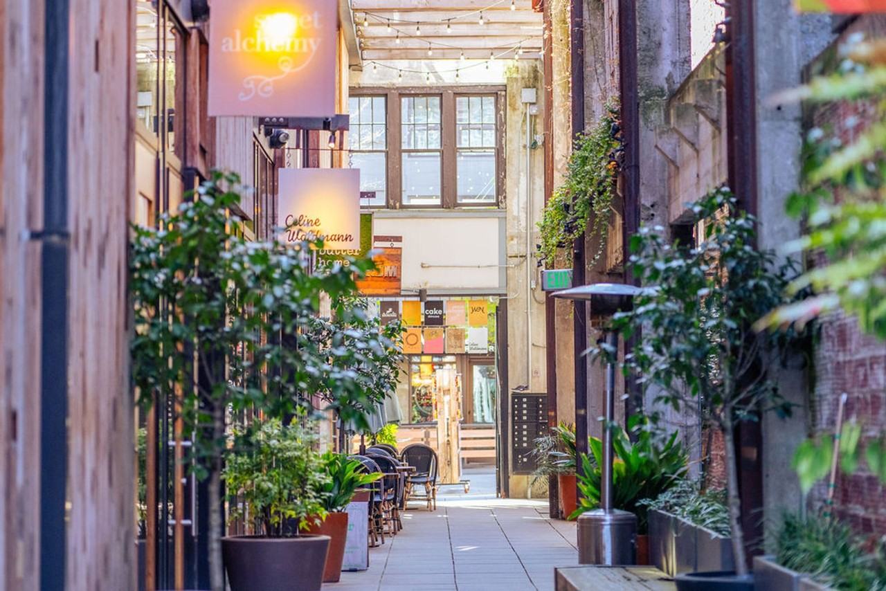 Rialto Court Apartments | MOVE - Photo 7 of 26