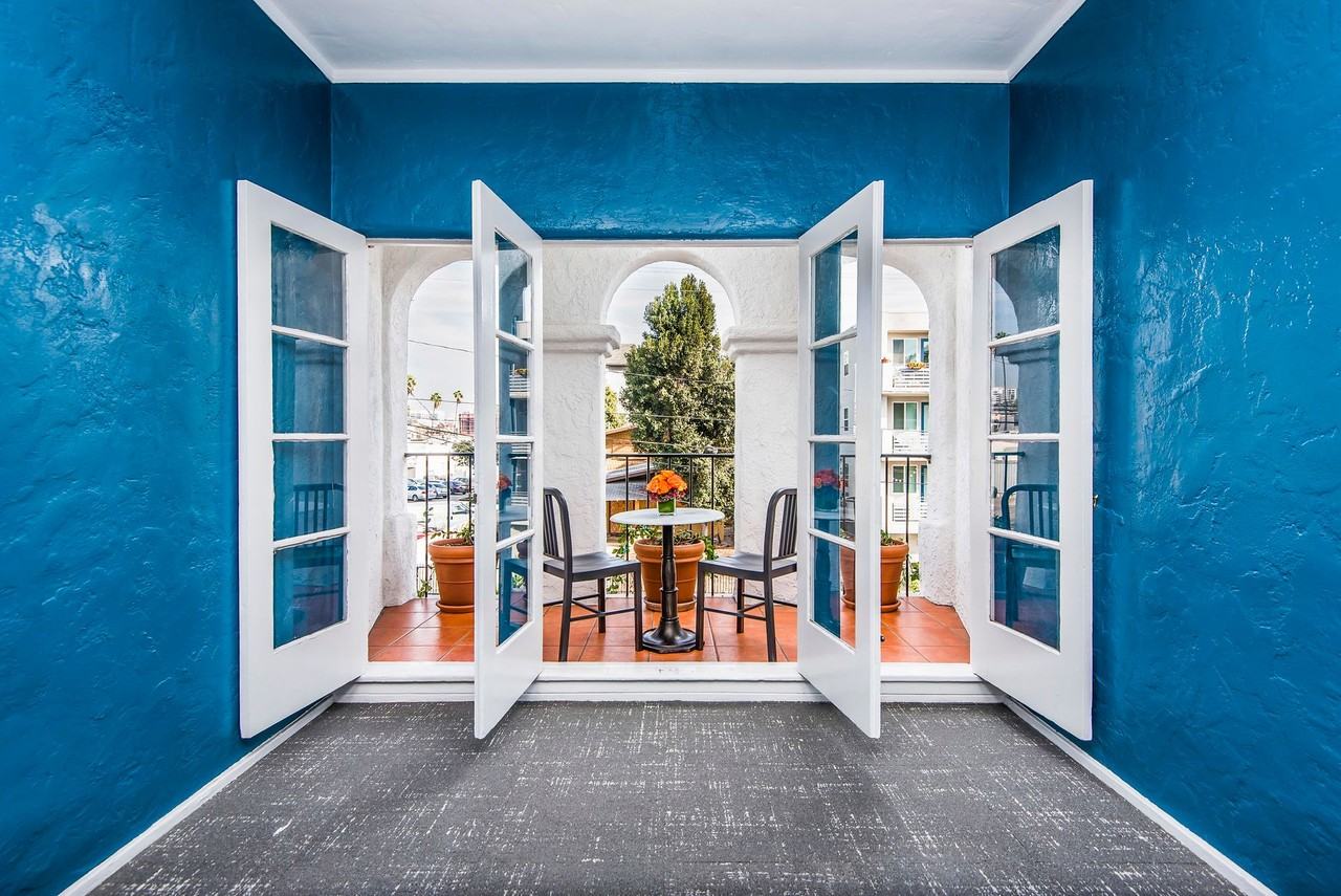 1439 N. Curson Avenue - Photo 2 of 11