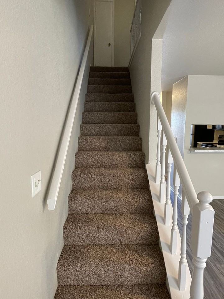702 W Collins St - Photo 7 of 19
