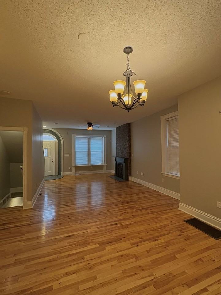 4456 Chouteau Avenue - Photo 4 of 25