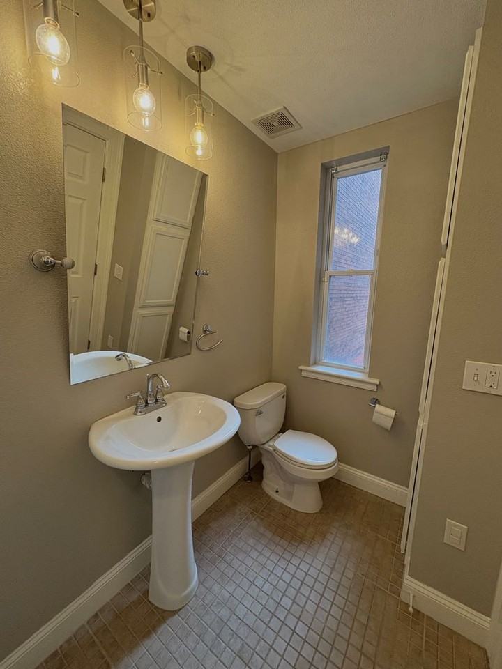 4456 Chouteau Avenue - Photo 7 of 25
