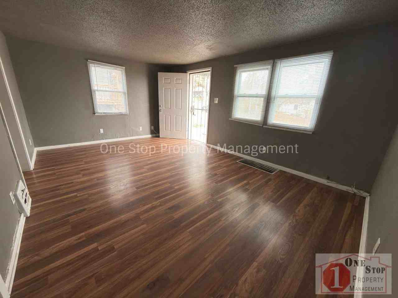8618 Highland Avenue - Photo 3 of 11
