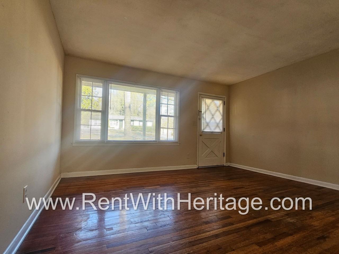 4332 Clare Ln - Photo 6 of 29