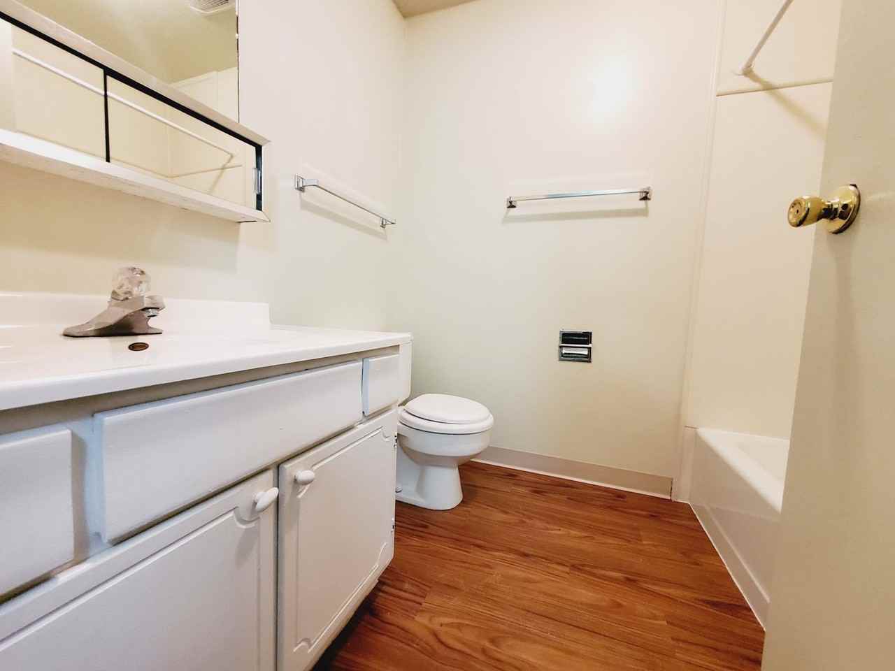 1680 Driftwood Dr #D - Photo 3 of 6