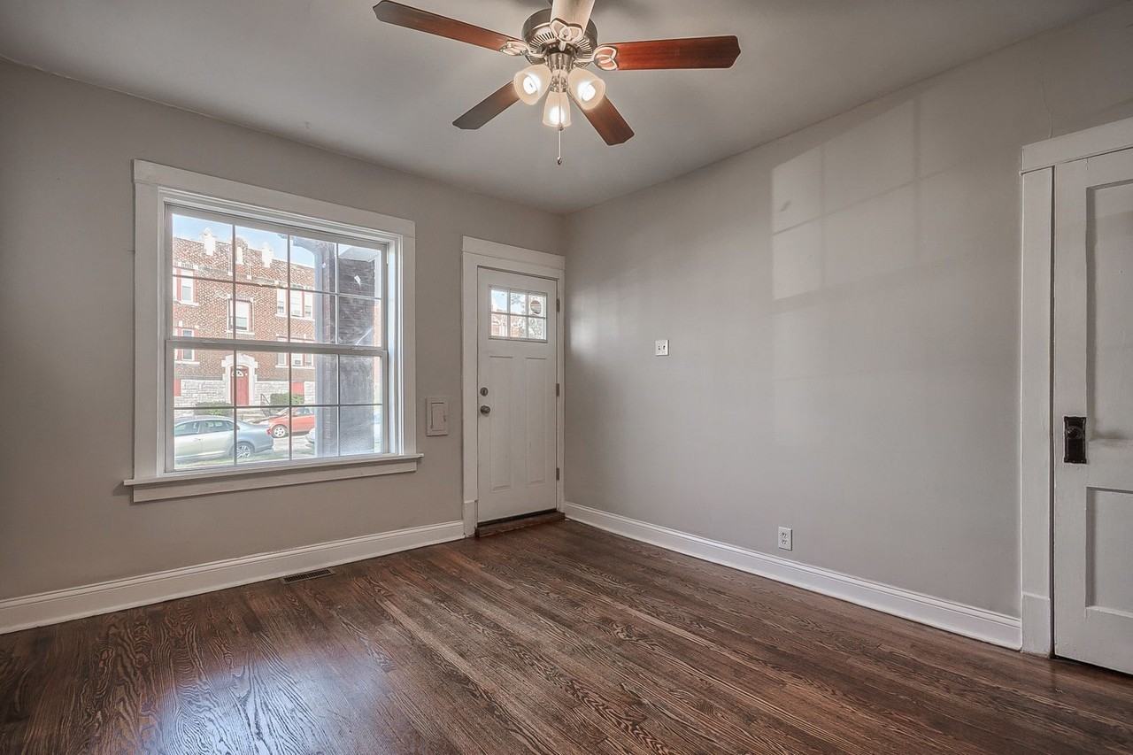 4230 Lawn Avenue - Photo 3 of 13