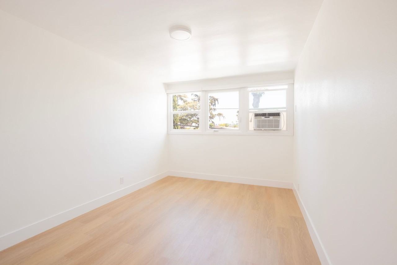 1000 N Curson - Photo 3 of 19