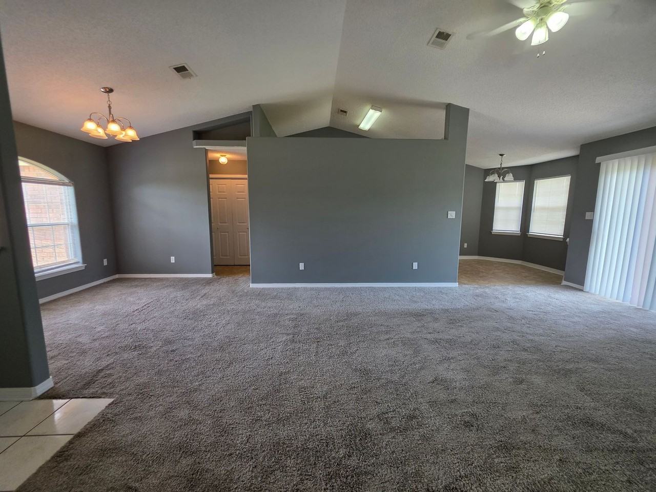 6024 Yellow Rose Dr - Photo 3 of 32