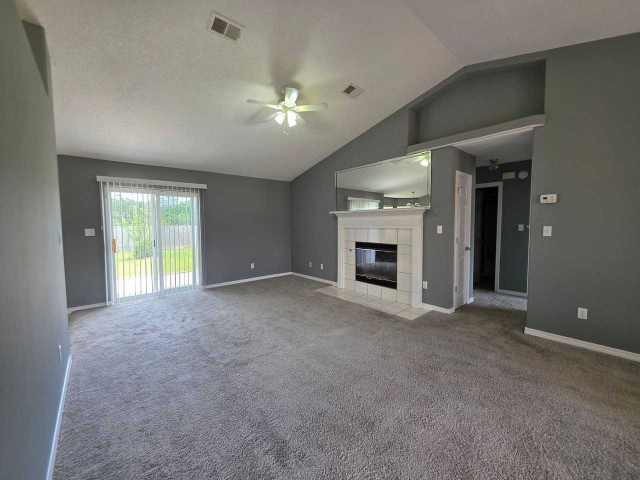 6024 Yellow Rose Dr - Photo 5 of 32