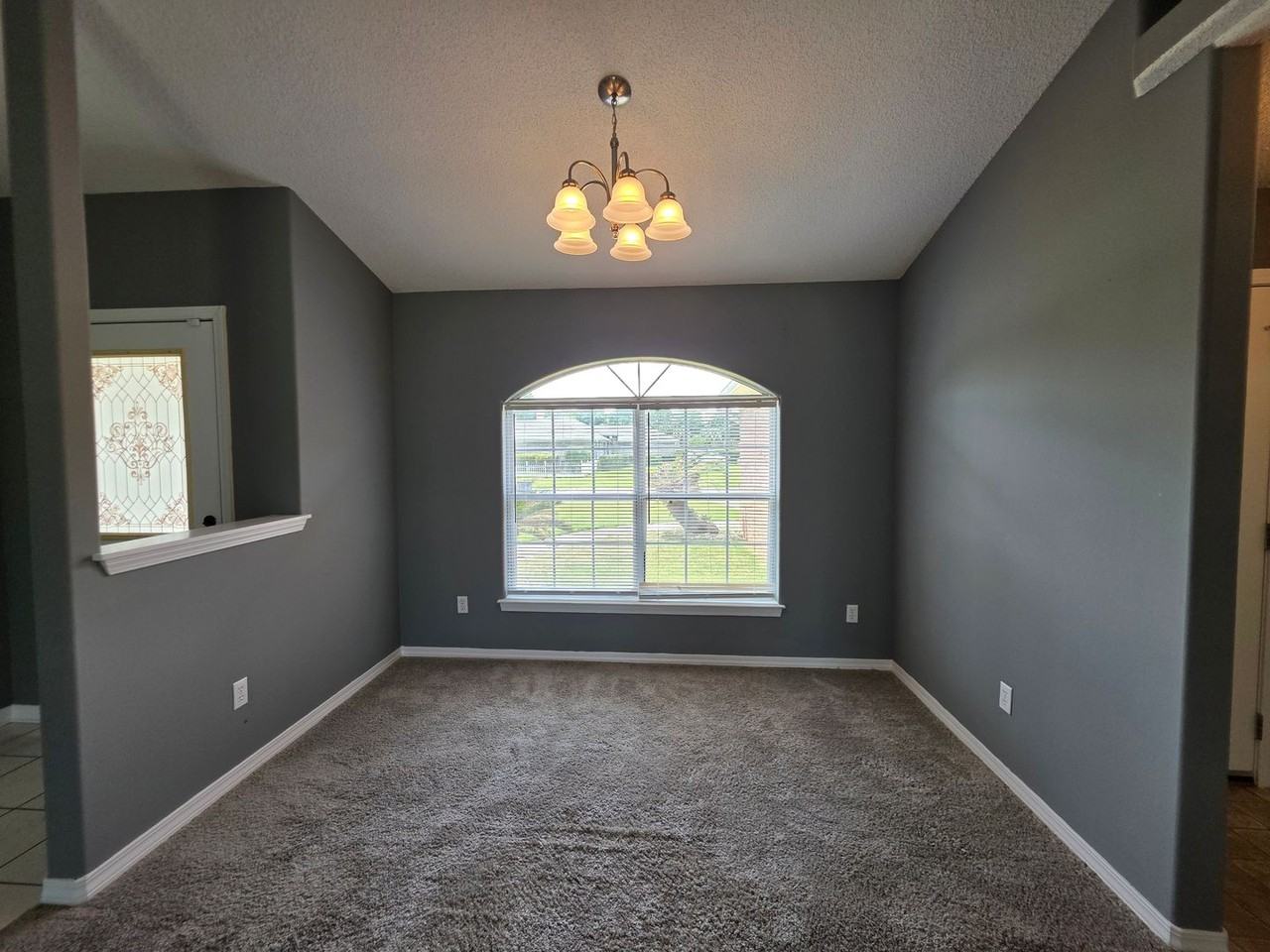 6024 Yellow Rose Dr - Photo 6 of 32