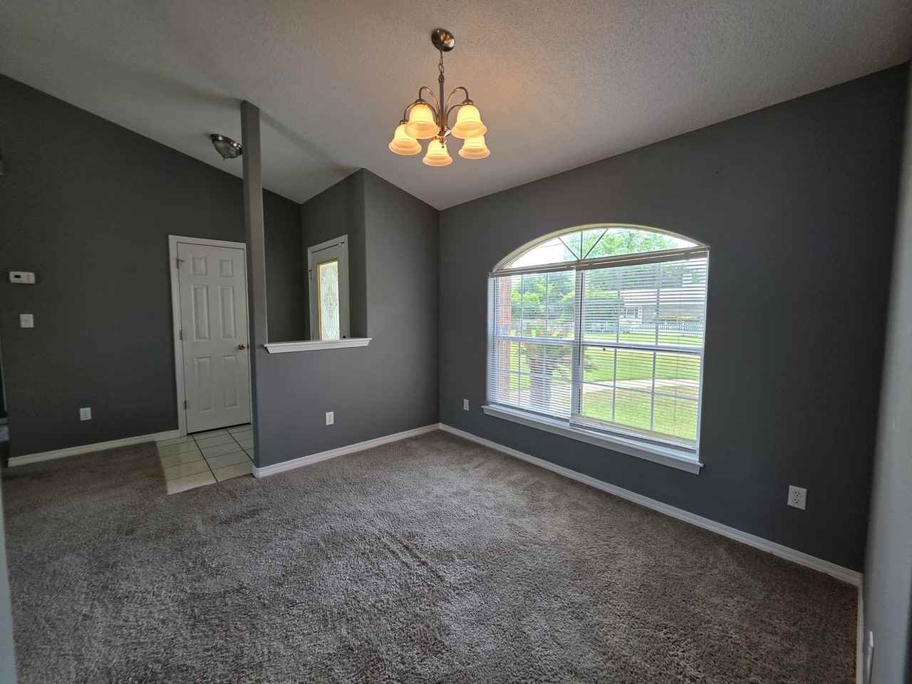 6024 Yellow Rose Dr - Photo 7 of 32