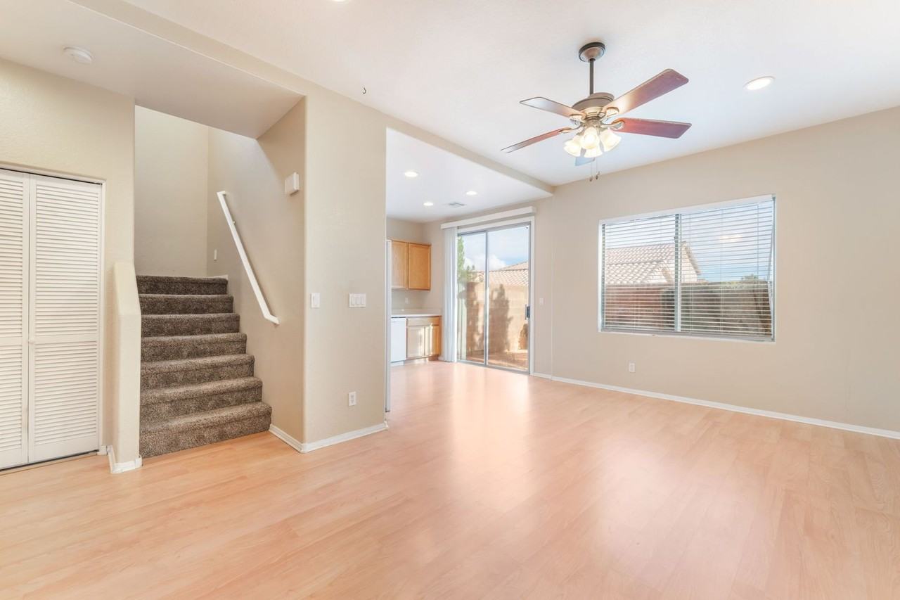 8256 Strawberry Spring St - Photo 3 of 20