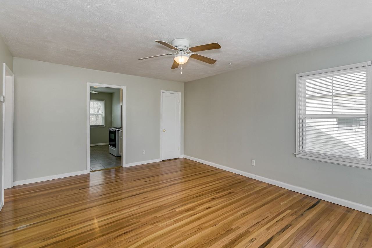 821 North Battin Street - Photo 2 of 11